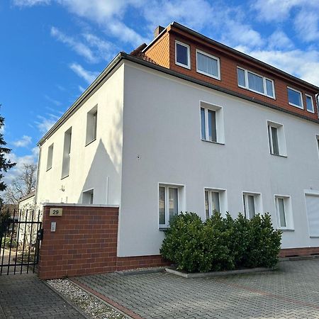 Rosewood - Apartment By Comfort Housing Falkensee Εξωτερικό φωτογραφία